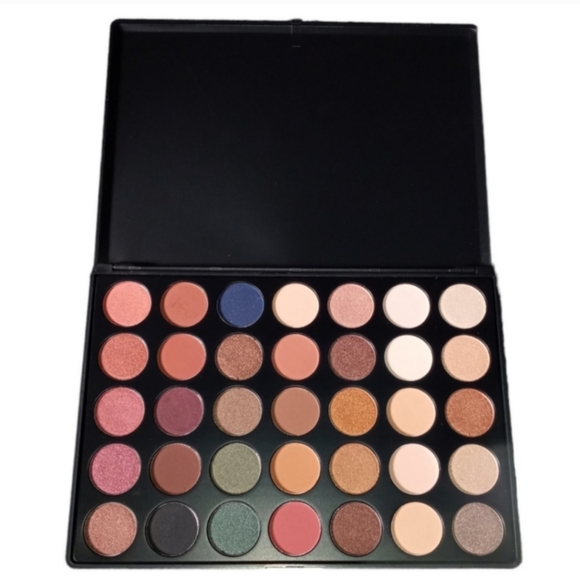 Other - NIB Professional Eyeshadow Palette